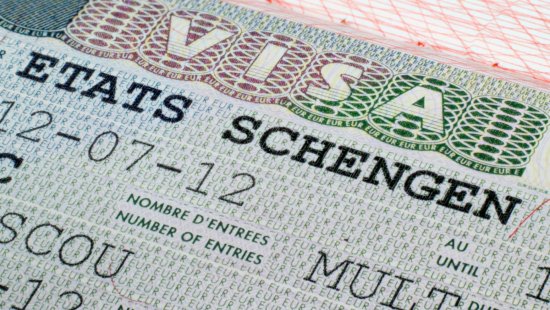 В чем разница между паспортом и визой?